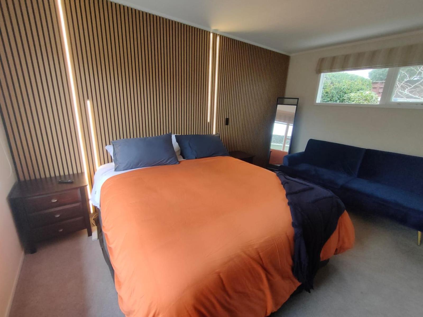 Retro 4 Bedroom Home, Warm And Welcoming, Quiet Location Porirua Exteriör bild
