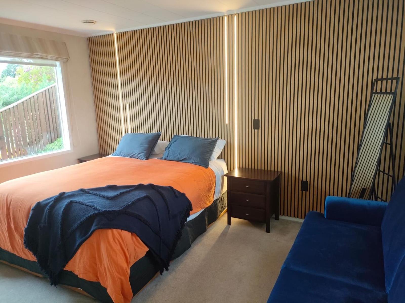 Retro 4 Bedroom Home, Warm And Welcoming, Quiet Location Porirua Exteriör bild