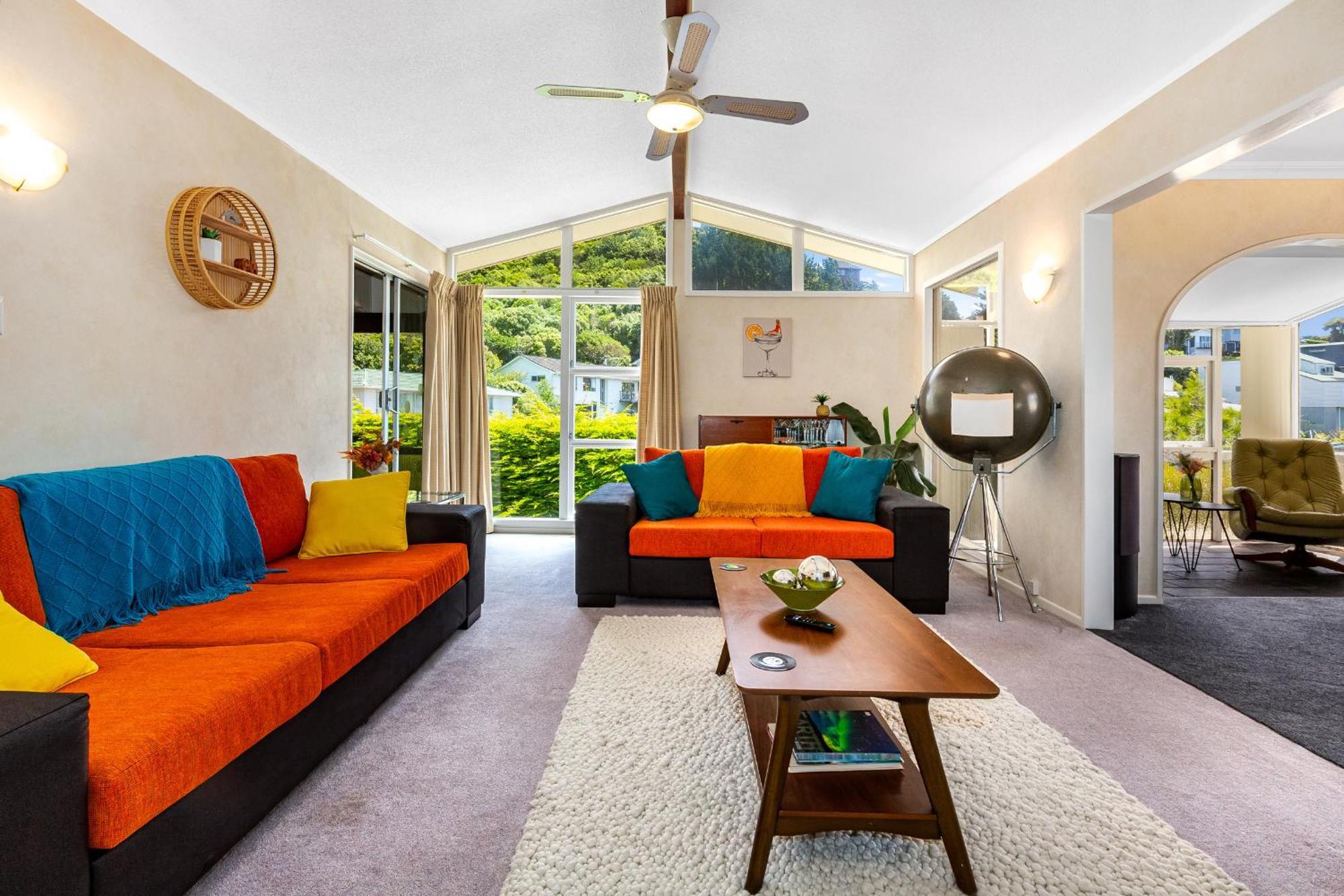 Retro 4 Bedroom Home, Warm And Welcoming, Quiet Location Porirua Exteriör bild