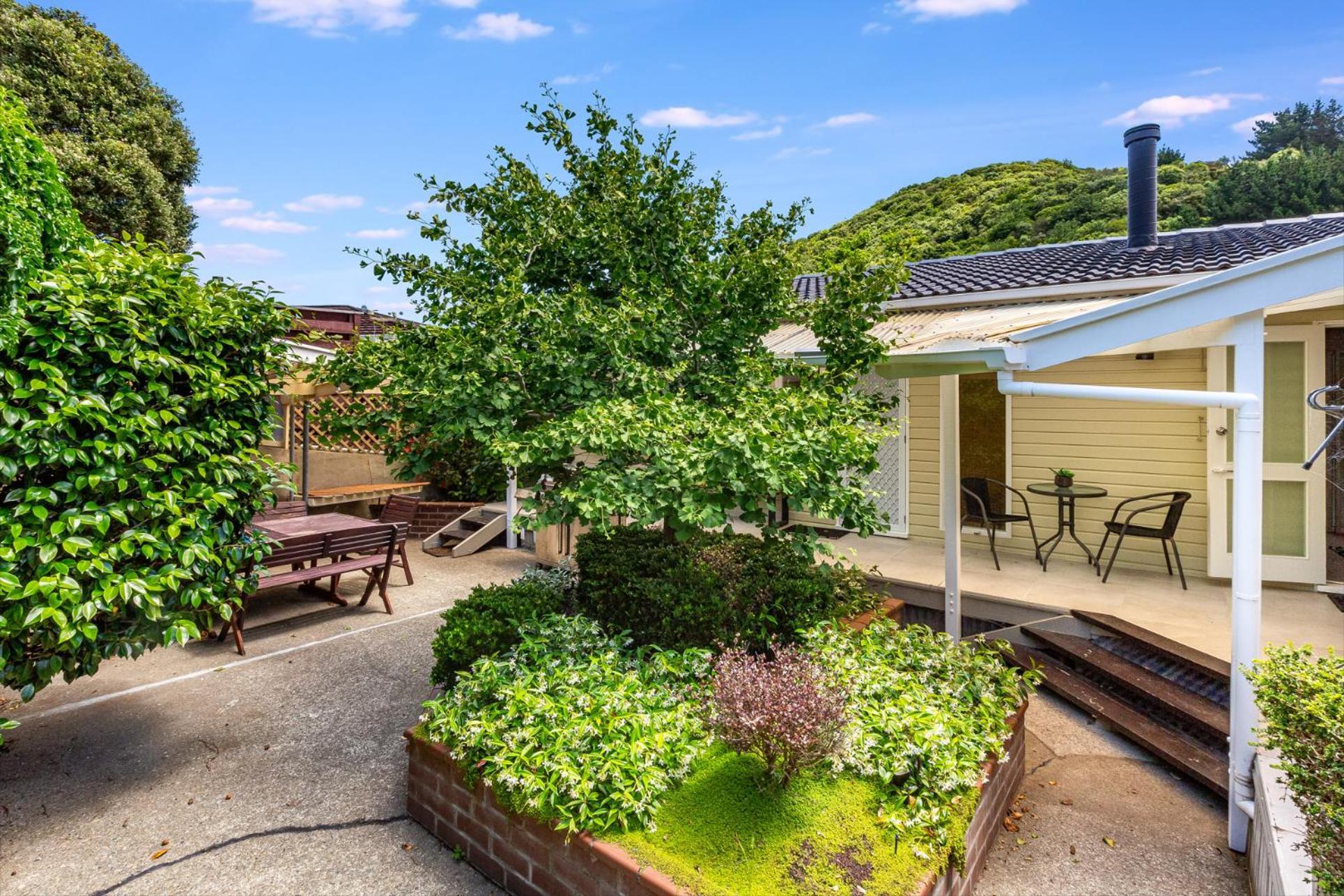 Retro 4 Bedroom Home, Warm And Welcoming, Quiet Location Porirua Exteriör bild