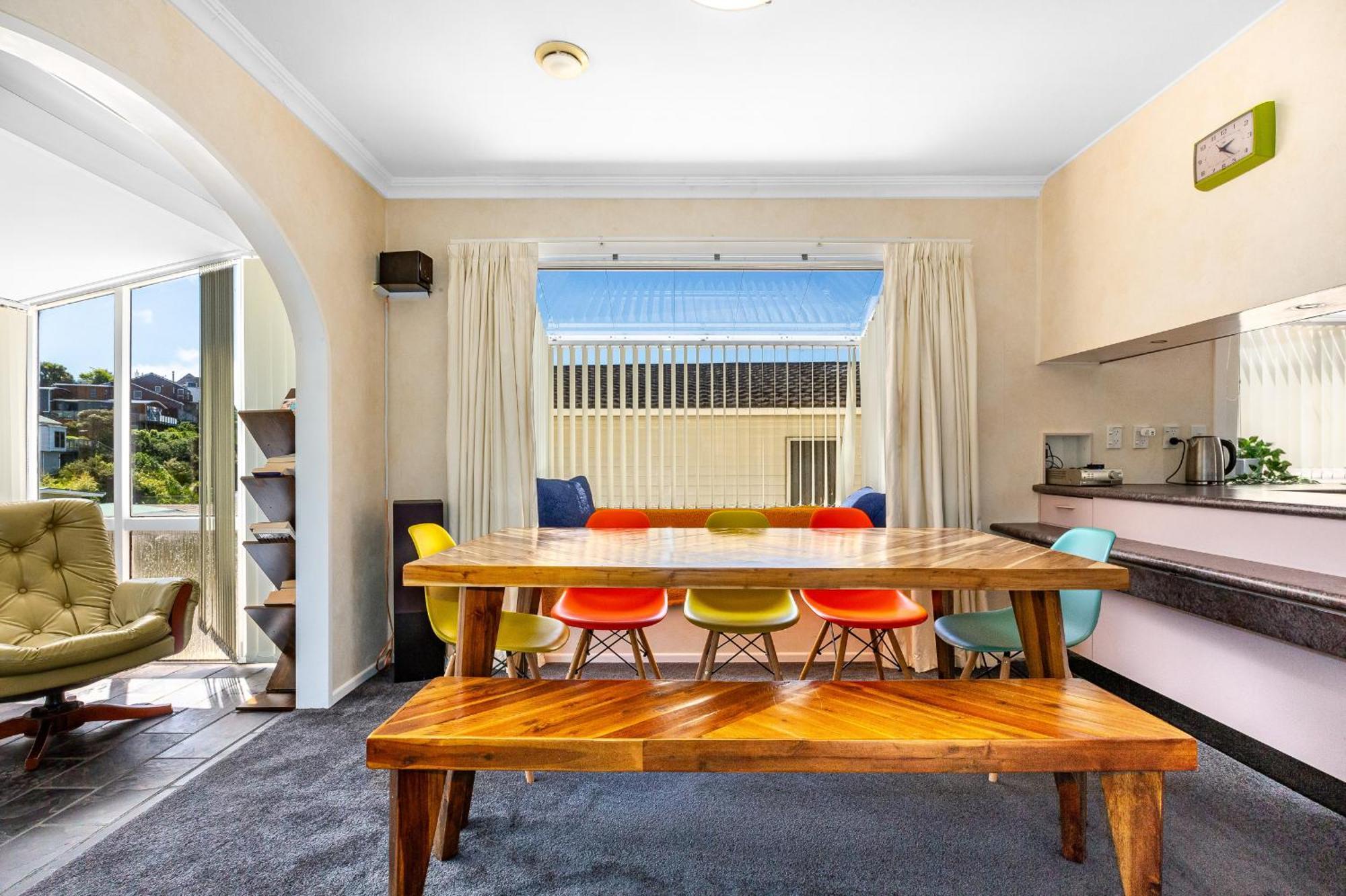 Retro 4 Bedroom Home, Warm And Welcoming, Quiet Location Porirua Exteriör bild