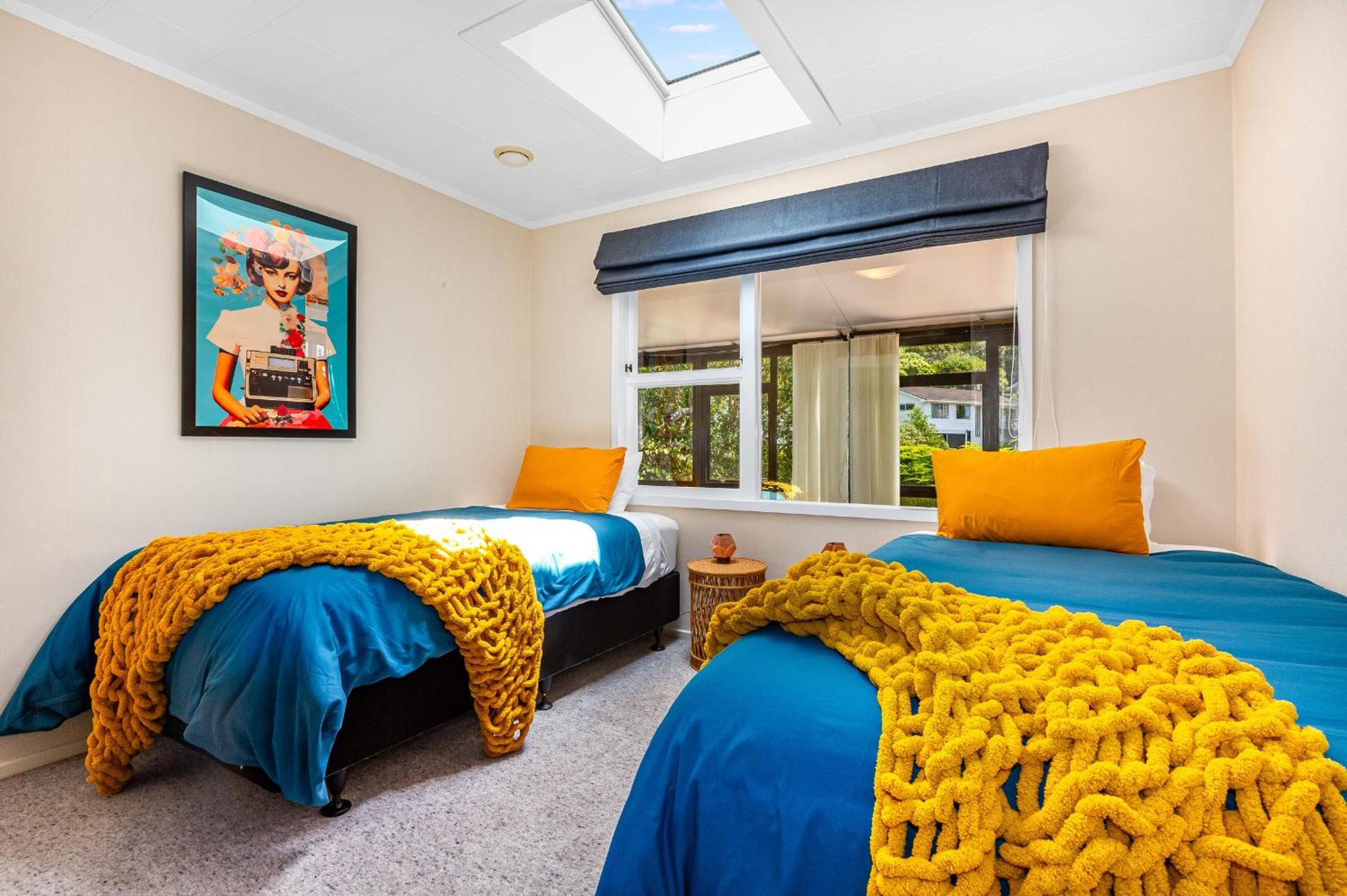 Retro 4 Bedroom Home, Warm And Welcoming, Quiet Location Porirua Exteriör bild