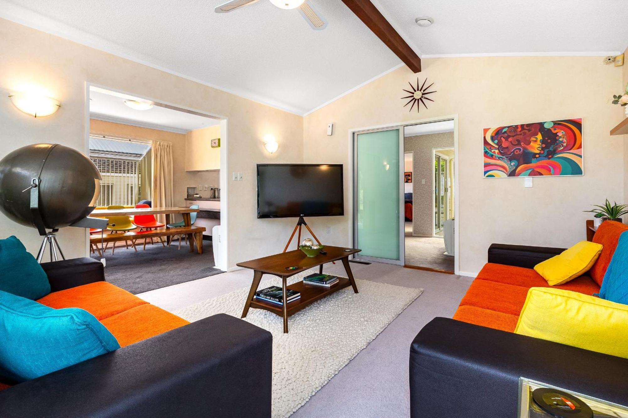 Retro 4 Bedroom Home, Warm And Welcoming, Quiet Location Porirua Exteriör bild